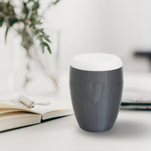 Laden Sie das Bild in den Galerie-Viewer, Bio-Tierurne Herz