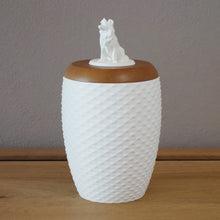 Laden Sie das Bild in den Galerie-Viewer, Bio-Tierurne Flechtwerk