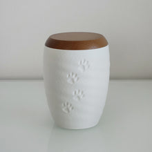 Laden Sie das Bild in den Galerie-Viewer, Bio-Tierurne Spuren